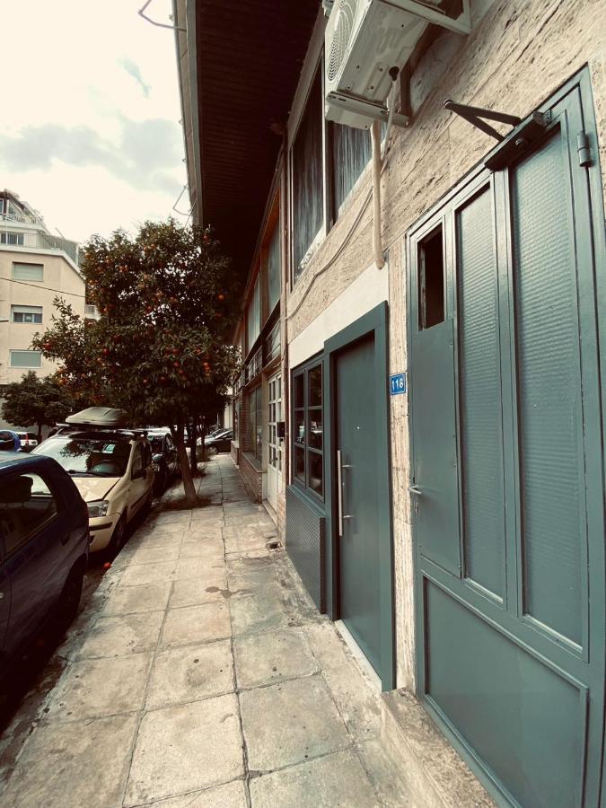 Small Meisonette Near The Metro Vipgreece Athens Exterior photo